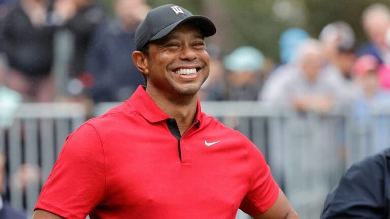 tiger-woods-taylormade-unveil-new-sun-day-red-apparel-line